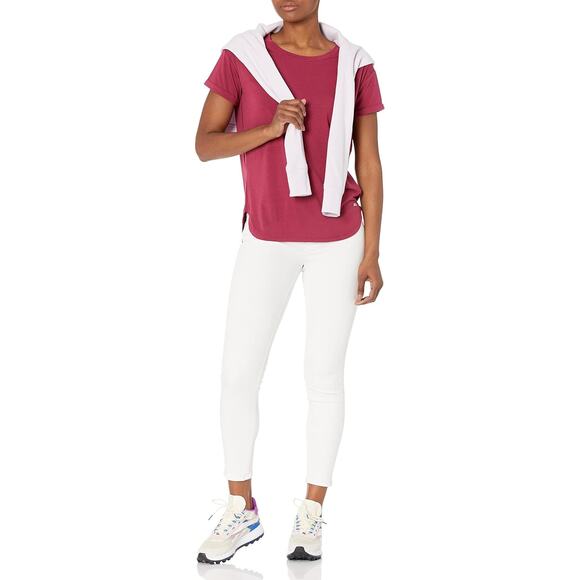 New Medium Relaxed Fit Lightweight Crewneck T-Shirt "Ruby Red" - Picture 4 of 4